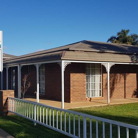 Centrepoint Motel Deniliquin Luaran gambar