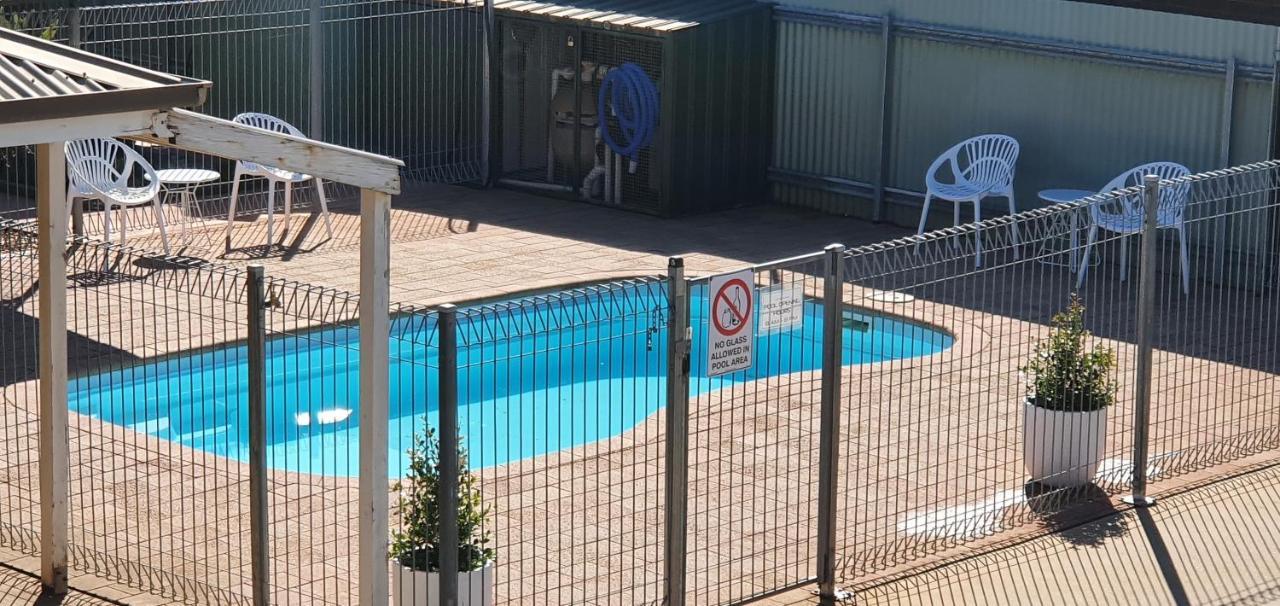 Centrepoint Motel Deniliquin Luaran gambar