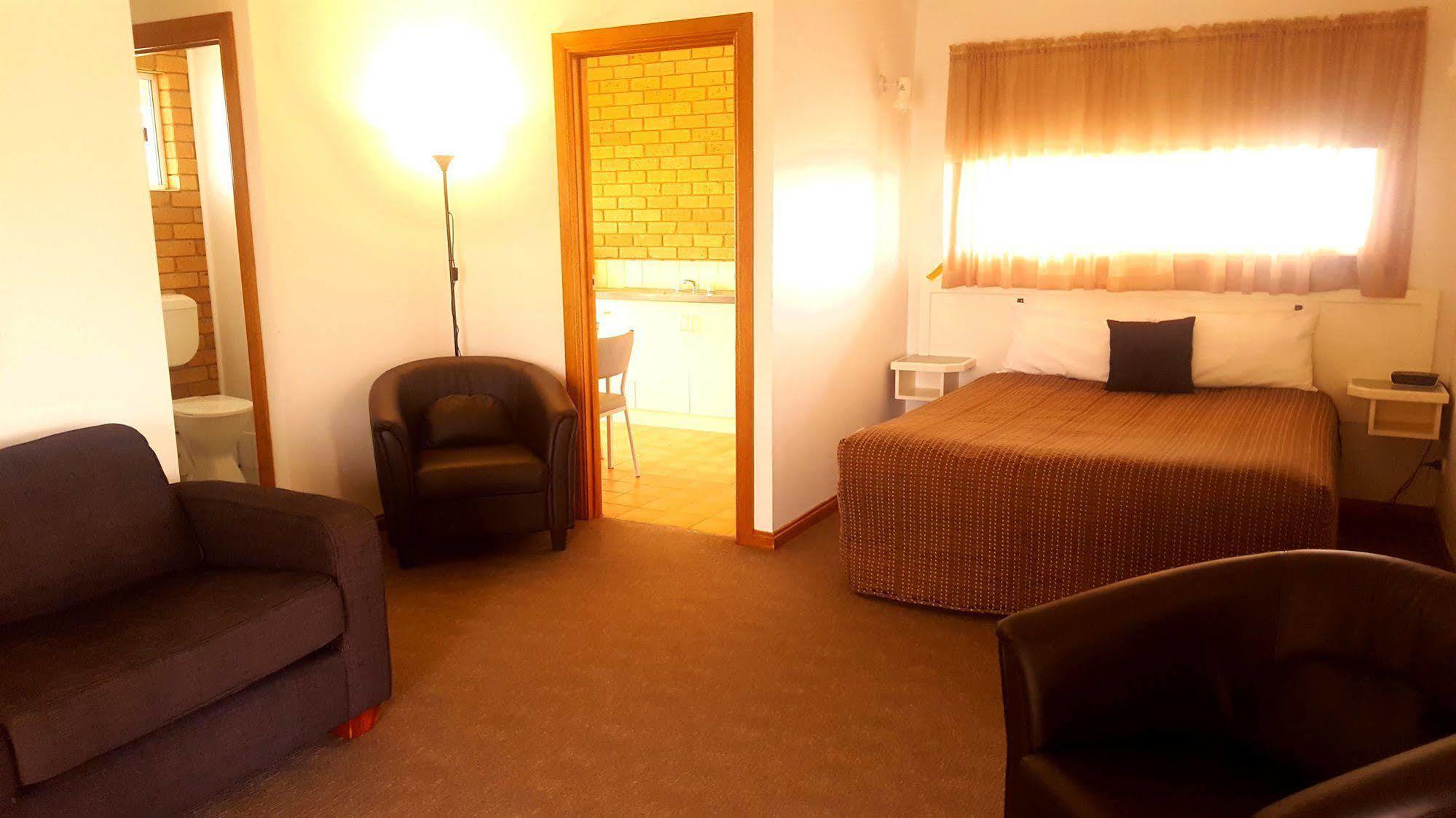 Centrepoint Motel Deniliquin Luaran gambar