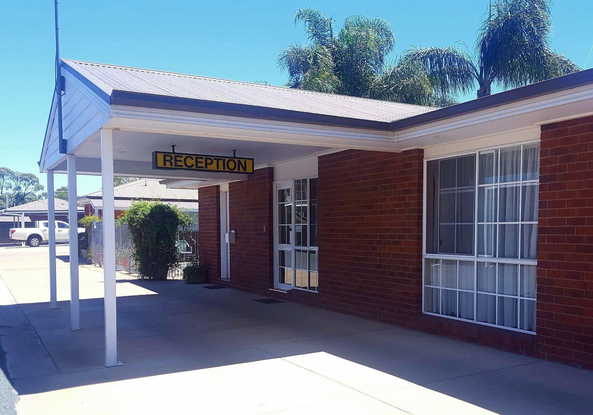 Centrepoint Motel Deniliquin Luaran gambar